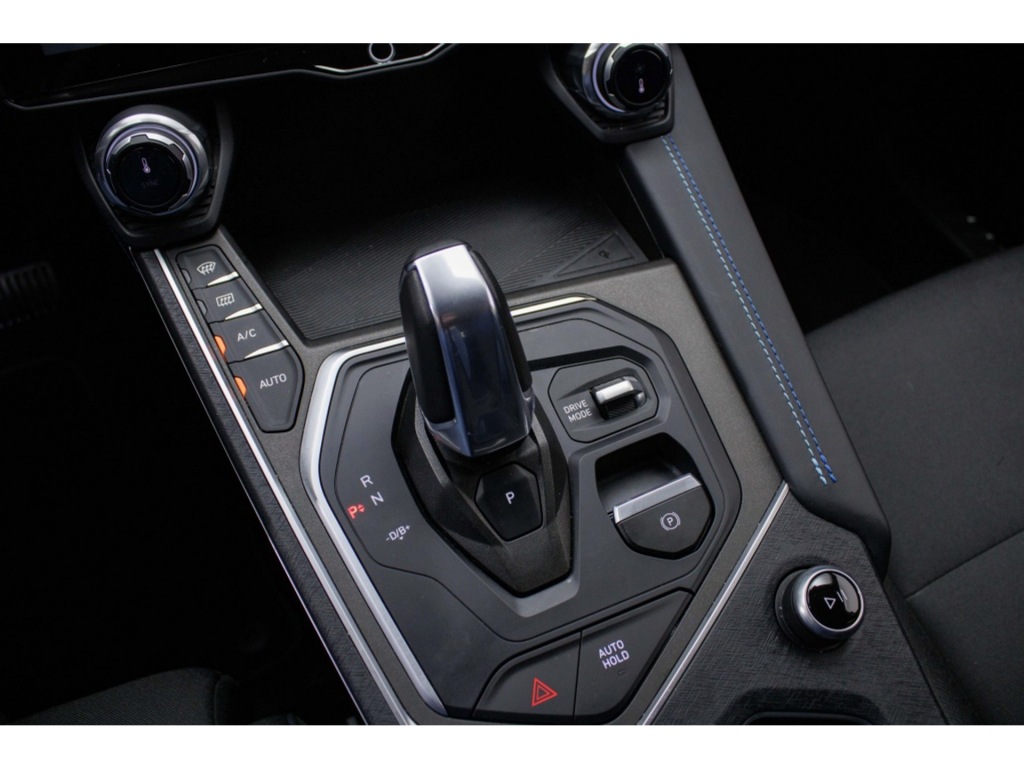LYNK EN CO-01-1.5 PHEV 261 PK Panoramadak 360 graden camera Cruise contr