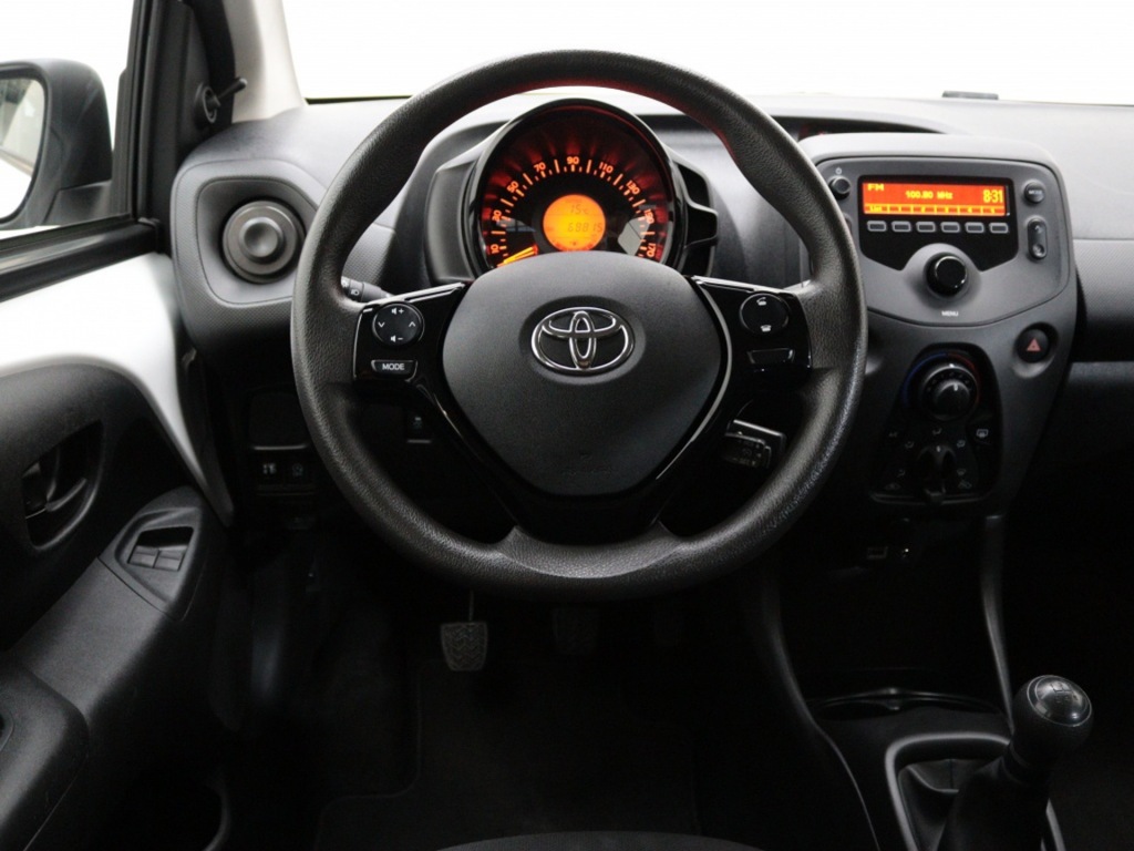 TOYOTA-AYGO-1.0 VVT-i x-fun Airco Radio mp3 El. Ramen