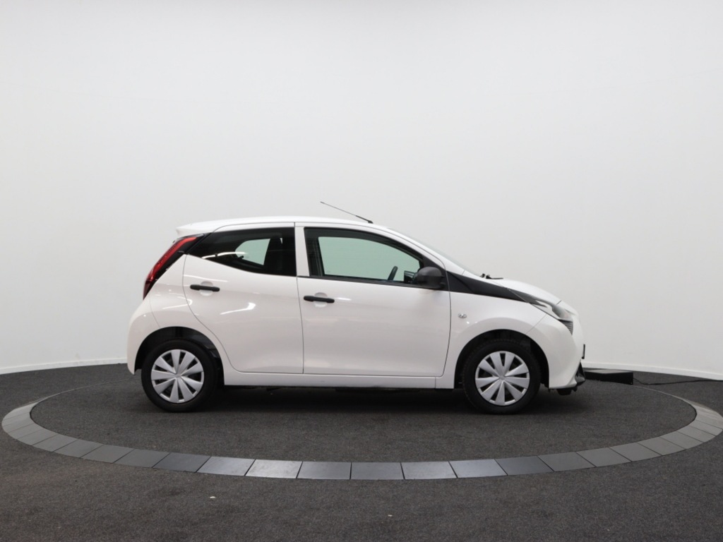 TOYOTA-AYGO-1.0 VVT-i x-fun Airco Radio mp3 El. Ramen