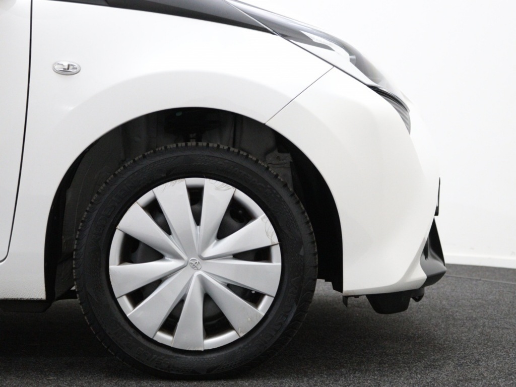 TOYOTA-AYGO-1.0 VVT-i x-fun Airco Radio mp3 El. Ramen