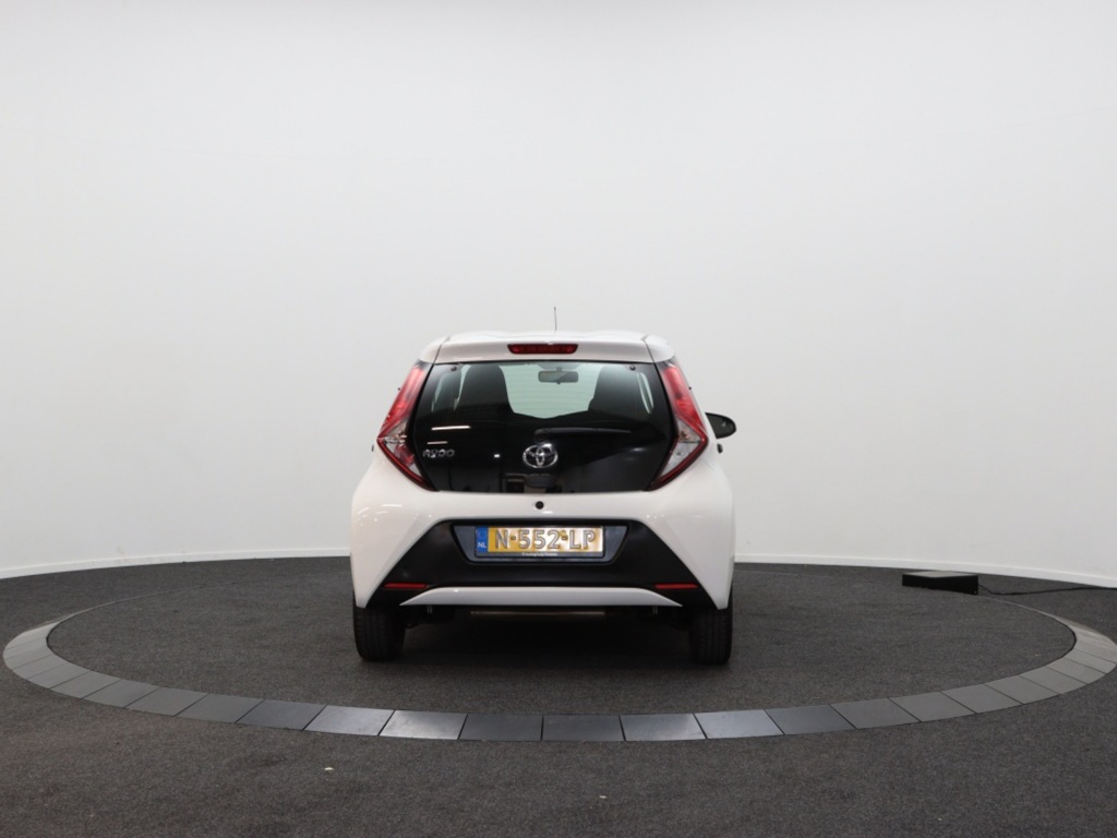 TOYOTA-AYGO-1.0 VVT-i x-fun Airco Radio mp3 El. Ramen