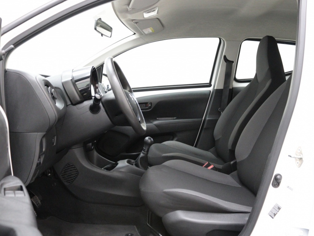 TOYOTA-AYGO-1.0 VVT-i x-fun Airco Radio mp3 El. Ramen