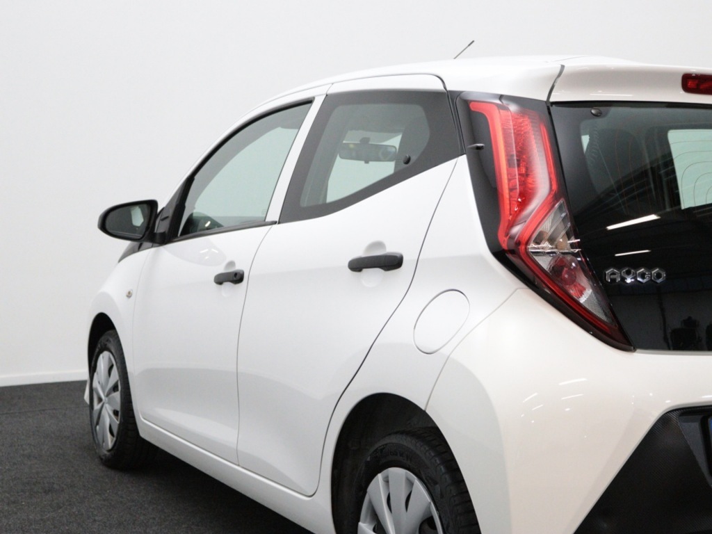 TOYOTA-AYGO-1.0 VVT-i x-fun Airco Radio mp3 El. Ramen