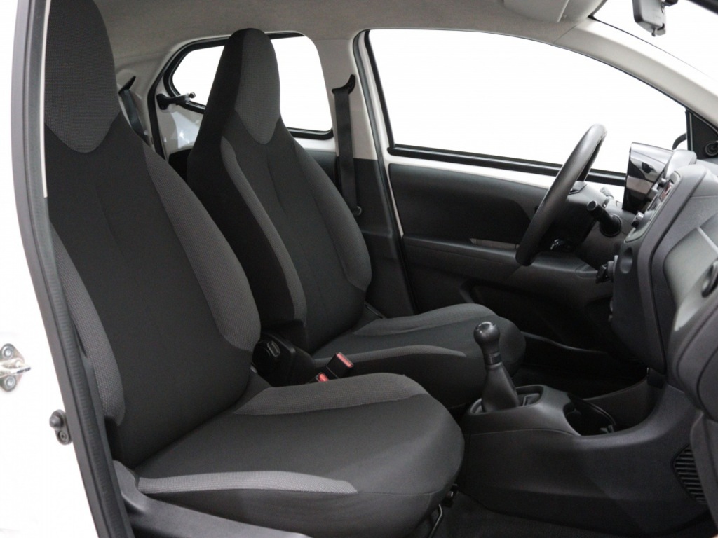 TOYOTA-AYGO-1.0 VVT-i x-fun Airco Radio mp3 El. Ramen