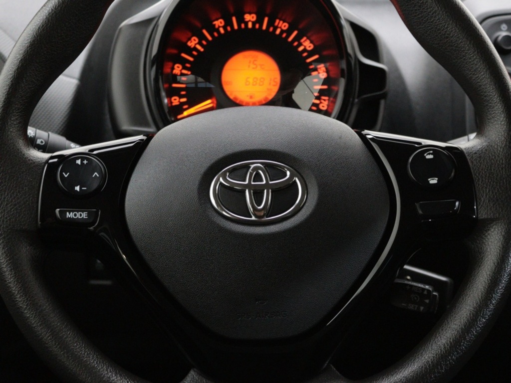 TOYOTA-AYGO-1.0 VVT-i x-fun Airco Radio mp3 El. Ramen
