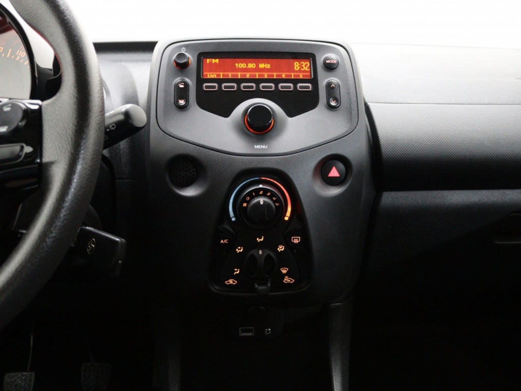 TOYOTA-AYGO-1.0 VVT-i x-fun Airco Radio mp3 El. Ramen