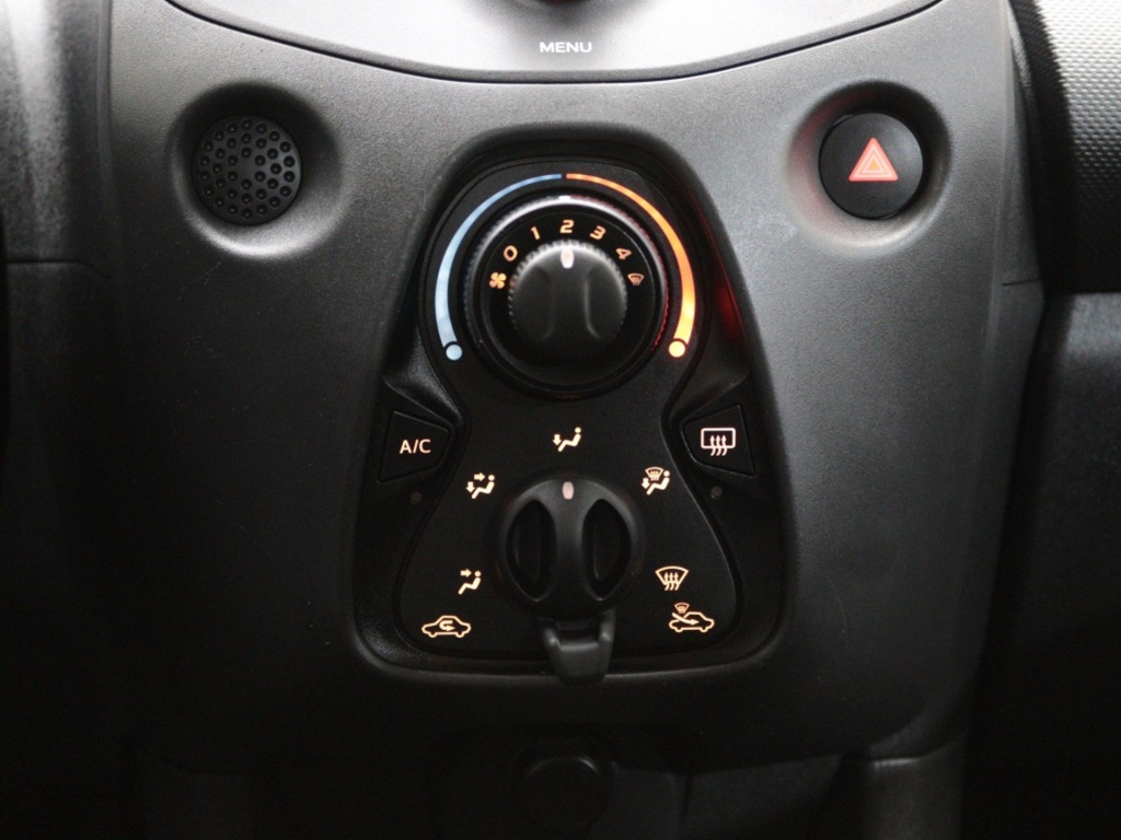 TOYOTA-AYGO-1.0 VVT-i x-fun Airco Radio mp3 El. Ramen