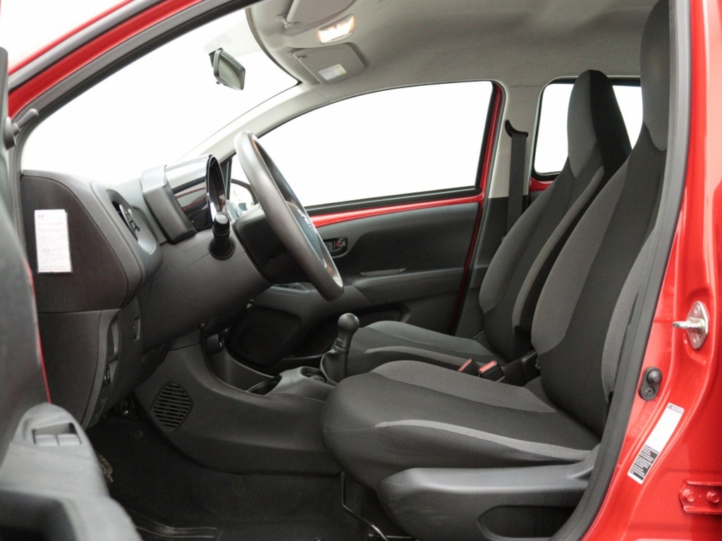 TOYOTA-AYGO-1.0 VVT-i x-fun Airco Radio mp3 El. Ramen
