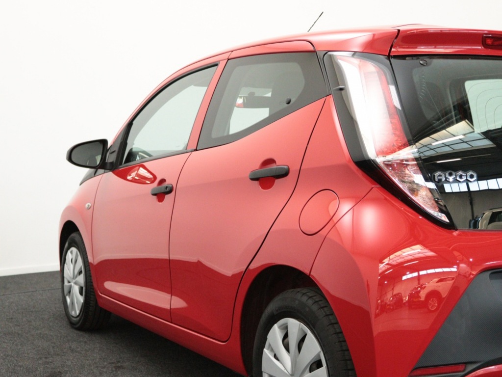 TOYOTA-AYGO-1.0 VVT-i x-fun Airco Radio mp3 El. Ramen