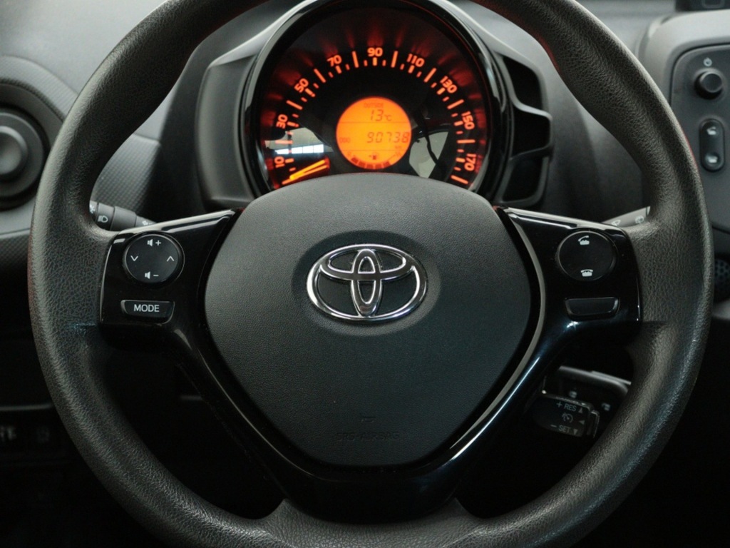 TOYOTA-AYGO-1.0 VVT-i x-fun Airco Radio mp3 El. Ramen