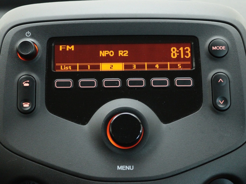 TOYOTA-AYGO-1.0 VVT-i x-fun Airco Radio mp3 El. Ramen