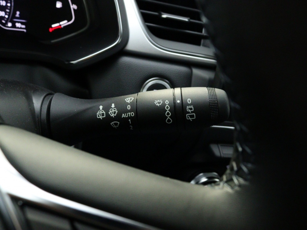 RENAULT-CAPTUR-1.3 TCe Intens Private Lease 479,- 360° Camera Parkeersen