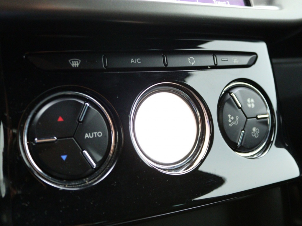 DS-DS 3-1.2 PureTech Business Navigatie Airco
