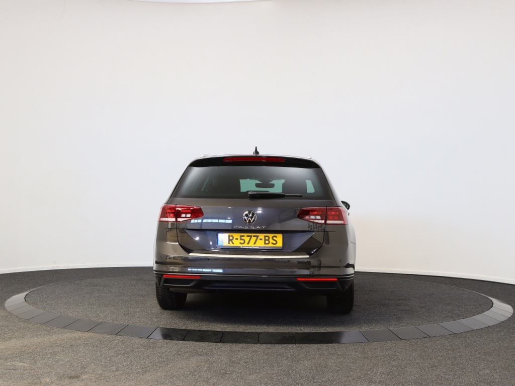 VOLKSWAGEN-PASSAT-Variant 1.5 TSI Business achteruitrijcamera Navigatie Carplay