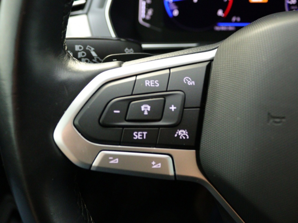 VOLKSWAGEN-PASSAT-Variant 1.5 TSI Business achteruitrijcamera Navigatie Carplay