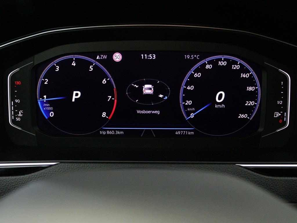 VOLKSWAGEN-PASSAT-Variant 1.5 TSI Business achteruitrijcamera Navigatie Carplay