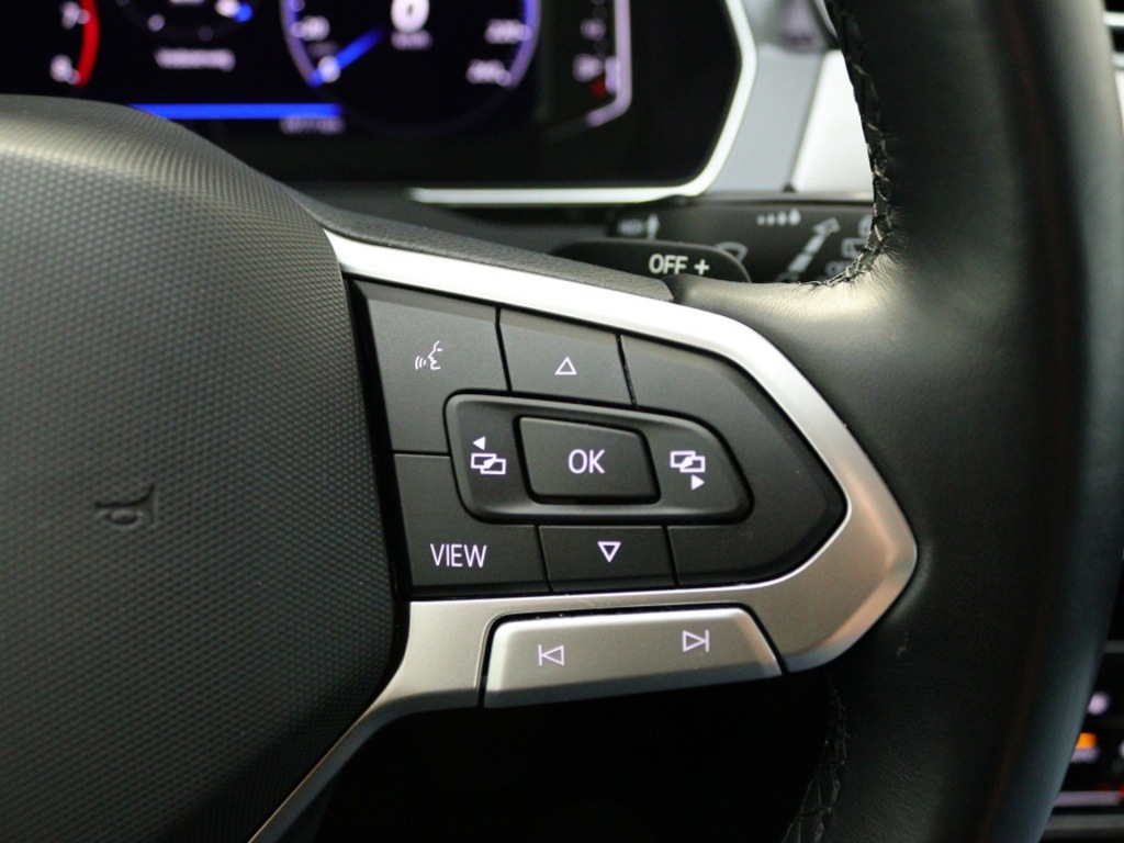 VOLKSWAGEN-PASSAT-Variant 1.5 TSI Business achteruitrijcamera Navigatie Carplay