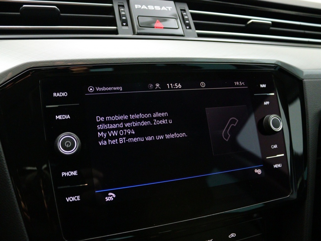 VOLKSWAGEN-PASSAT-Variant 1.5 TSI Business achteruitrijcamera Navigatie Carplay