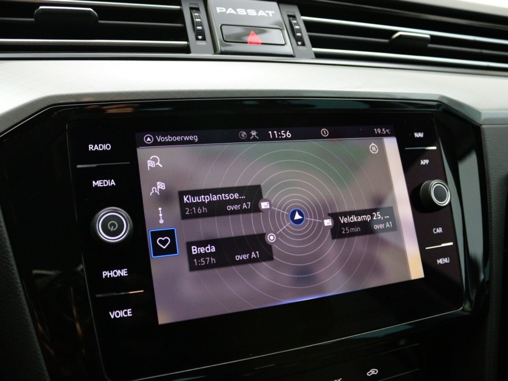 VOLKSWAGEN-PASSAT-Variant 1.5 TSI Business achteruitrijcamera Navigatie Carplay