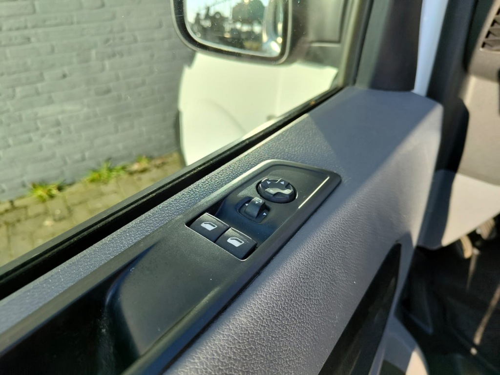 OPEL-VIVARO-2.0D 123pk L2H1 3-Pers Navi CameraApple Carplay Android Auto Airco PDC Cruise Control Regensensor