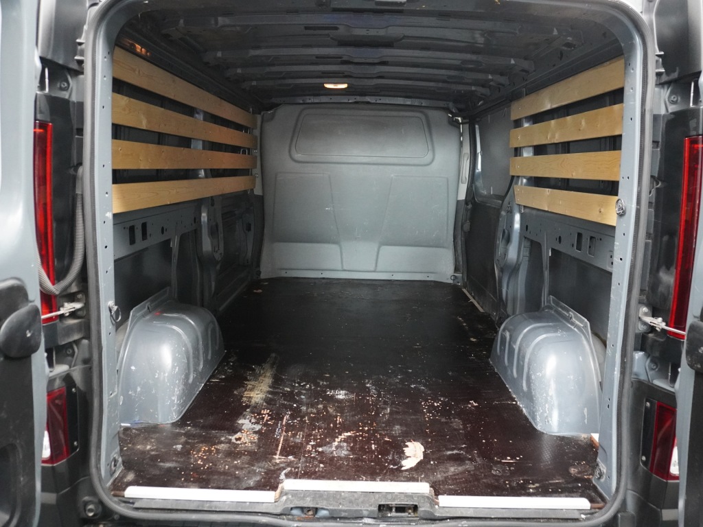 RENAULT-TRAFIC-2.0dCi 146pk AUT-6 Camera Trekhaak Pdc Airco L2H1 Cruise Control Elektr.Spiegels+Verwarmd DAB Bluetooth Led Betonplex vloer Lat