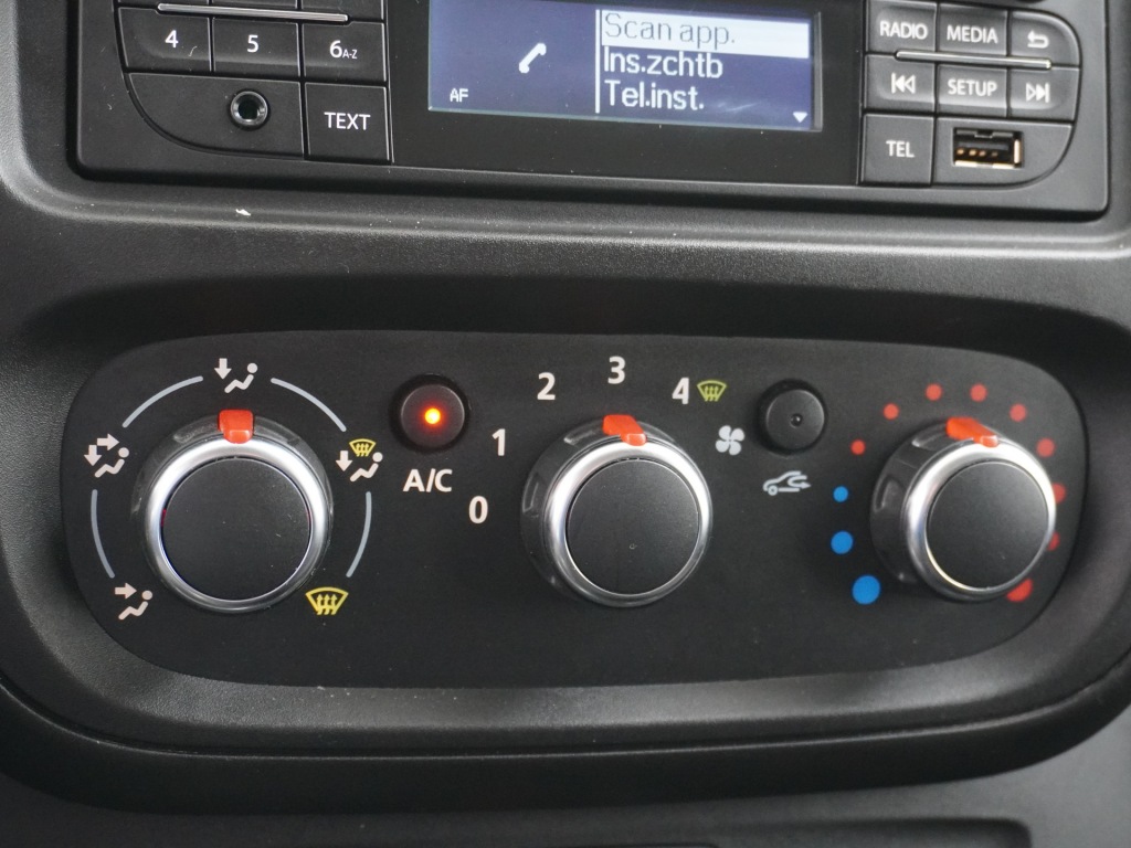 RENAULT-TRAFIC-2.0dCi 146pk AUT-6 Camera Trekhaak Pdc Airco L2H1 Cruise Control Elektr.Spiegels+Verwarmd DAB Bluetooth Led Betonplex vloer Lat