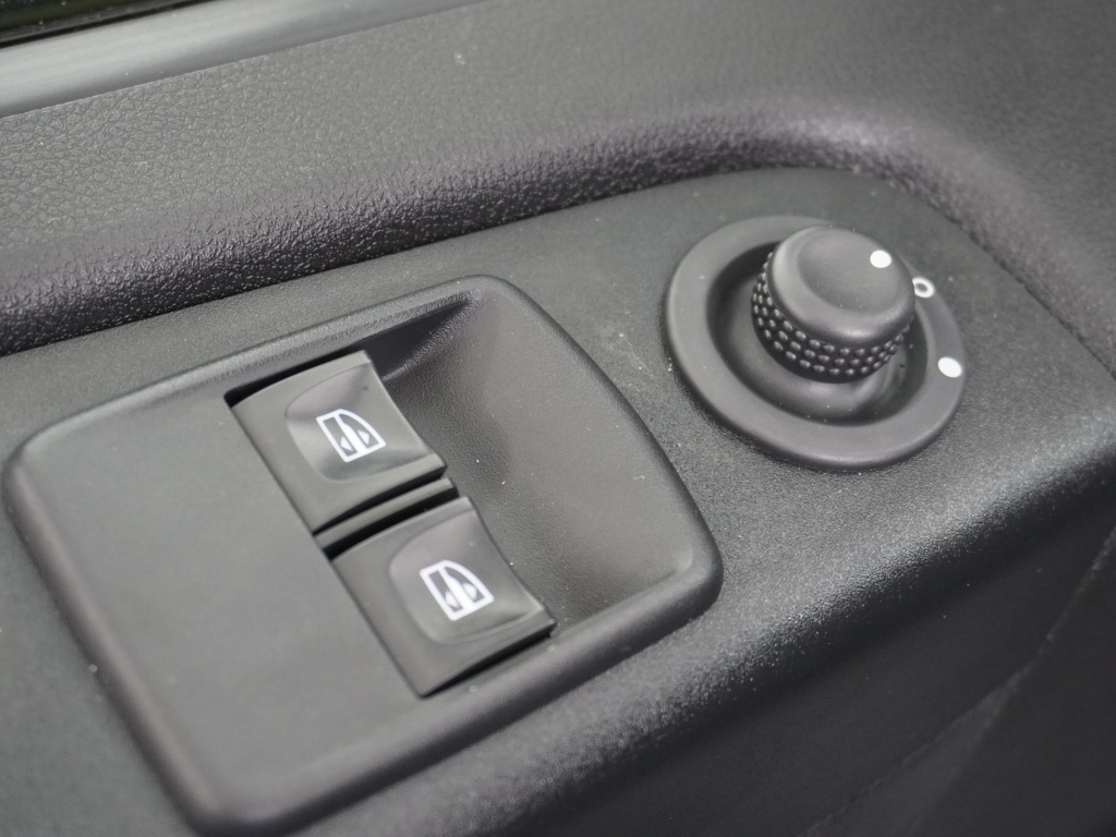 RENAULT-TRAFIC-2.0dCi 146pk AUT-6 Camera Trekhaak Pdc Airco L2H1 Cruise Control Elektr.Spiegels+Verwarmd DAB Bluetooth Led Betonplex vloer Lat