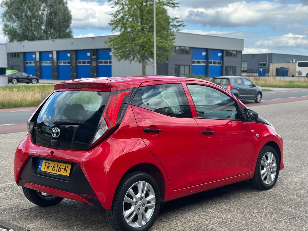 TOYOTA-AYGO-1.0 VVT-I 5-drs x-fun '' Airco - Elektrische ramen - CPV ''