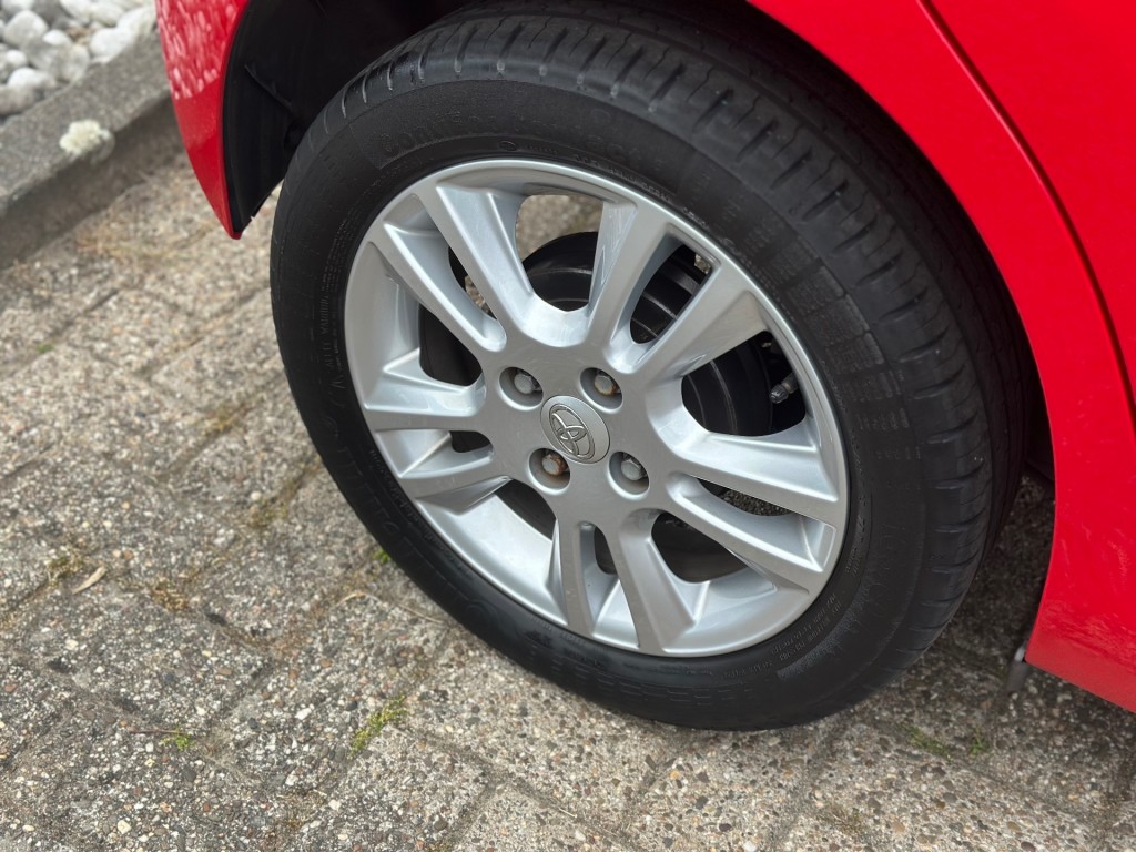 TOYOTA-AYGO-1.0 VVT-I 5-drs x-fun '' Airco - Elektrische ramen - CPV ''