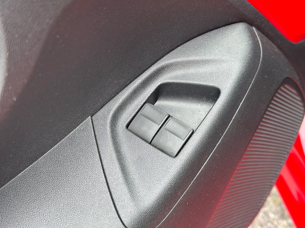 TOYOTA-AYGO-1.0 VVT-I 5-drs x-fun '' Airco - Elektrische ramen - CPV ''