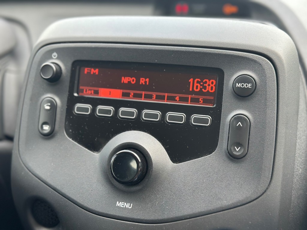 TOYOTA-AYGO-1.0 VVT-I 5-drs x-fun '' Airco - Elektrische ramen - CPV ''