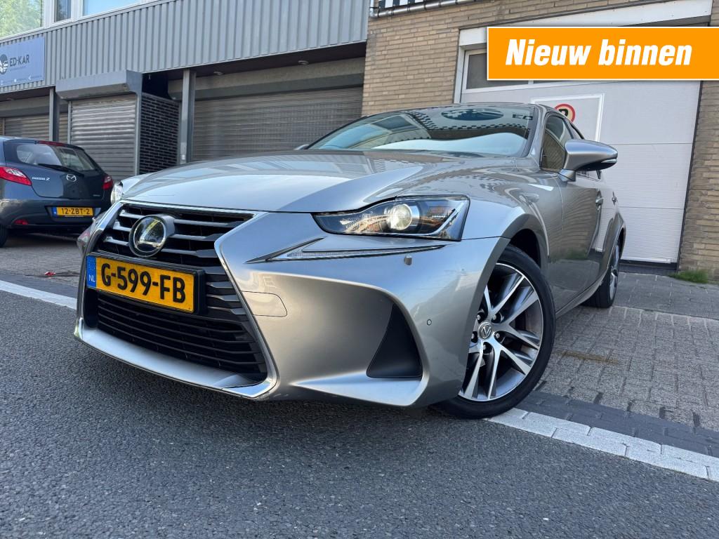 LEXUS IS