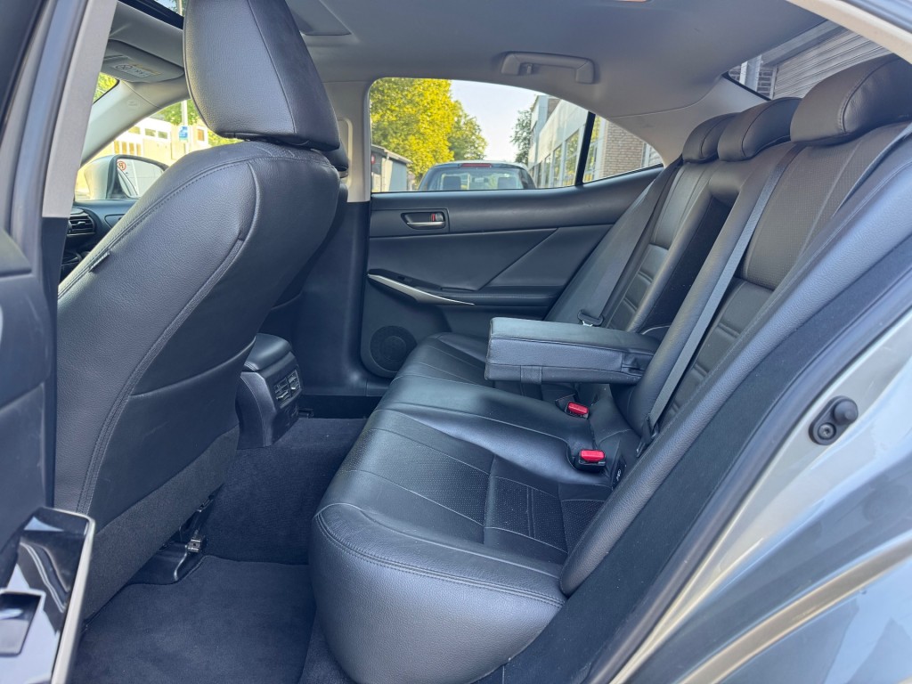LEXUS-IS-300h Hybrid Edition 30 ACC OPENDAK LEER PRIMA AUTO