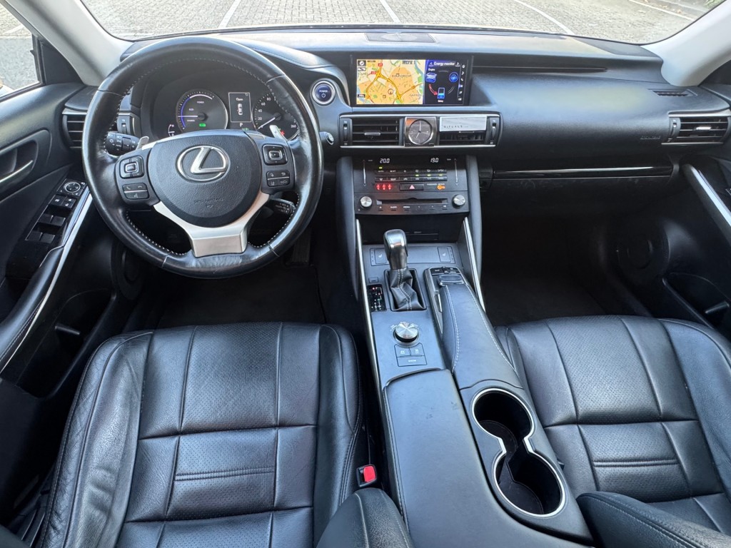 LEXUS-IS-300h Hybrid Edition 30 ACC OPENDAK LEER PRIMA AUTO