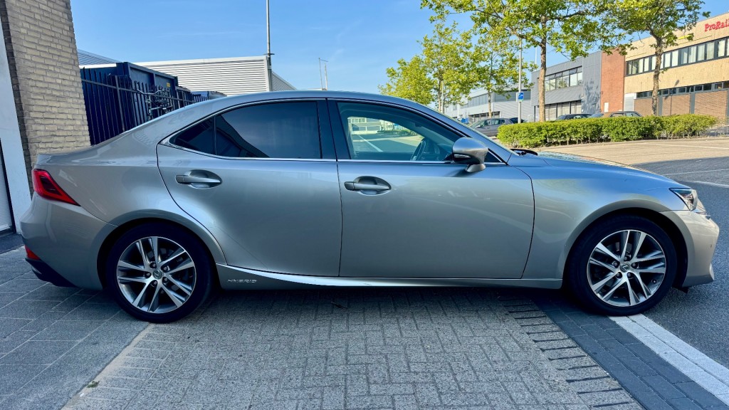LEXUS-IS-300h Hybrid Edition 30 ACC OPENDAK LEER PRIMA AUTO