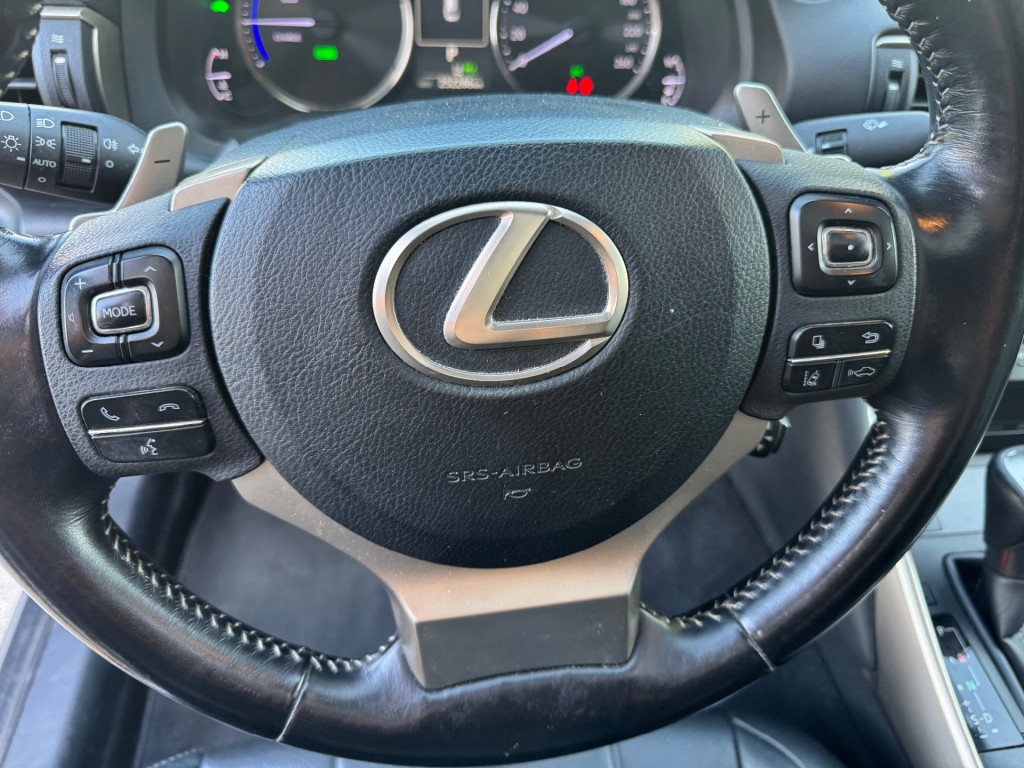 LEXUS-IS-300h Hybrid Edition 30 ACC OPENDAK LEER PRIMA AUTO