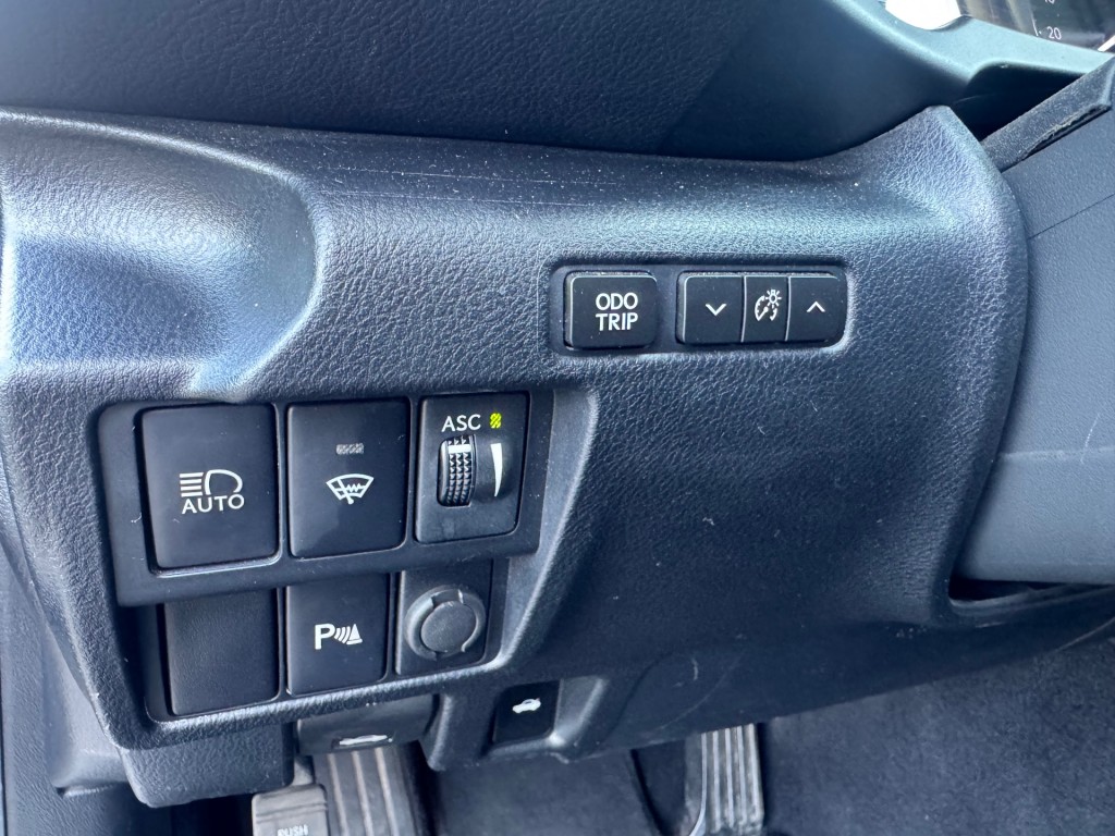 LEXUS-IS-300h Hybrid Edition 30 ACC OPENDAK LEER PRIMA AUTO