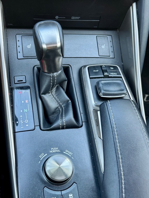 LEXUS-IS-300h Hybrid Edition 30 ACC OPENDAK LEER PRIMA AUTO