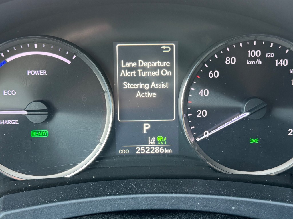 LEXUS-IS-300h Hybrid Edition 30 ACC OPENDAK LEER PRIMA AUTO
