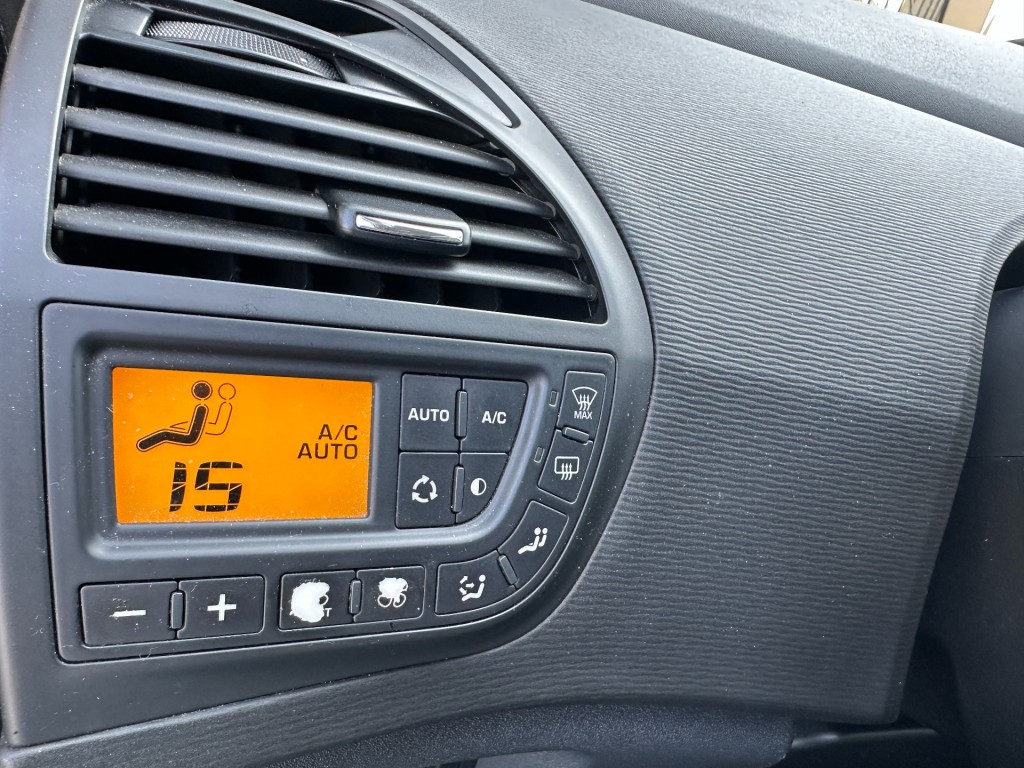 CITROEN-C4 PICASSO-1.6 VTI Collection / LPG