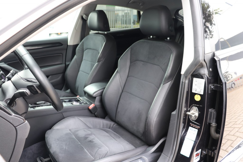 VOLKSWAGEN-ARTEON-2.0 TDI 150PK DSG AUT ELEGANCE/A.CarPlay/Massage/18