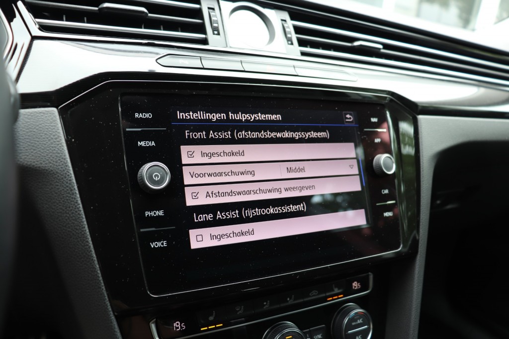 VOLKSWAGEN-ARTEON-2.0 TDI 150PK DSG AUT ELEGANCE/A.CarPlay/Massage/18