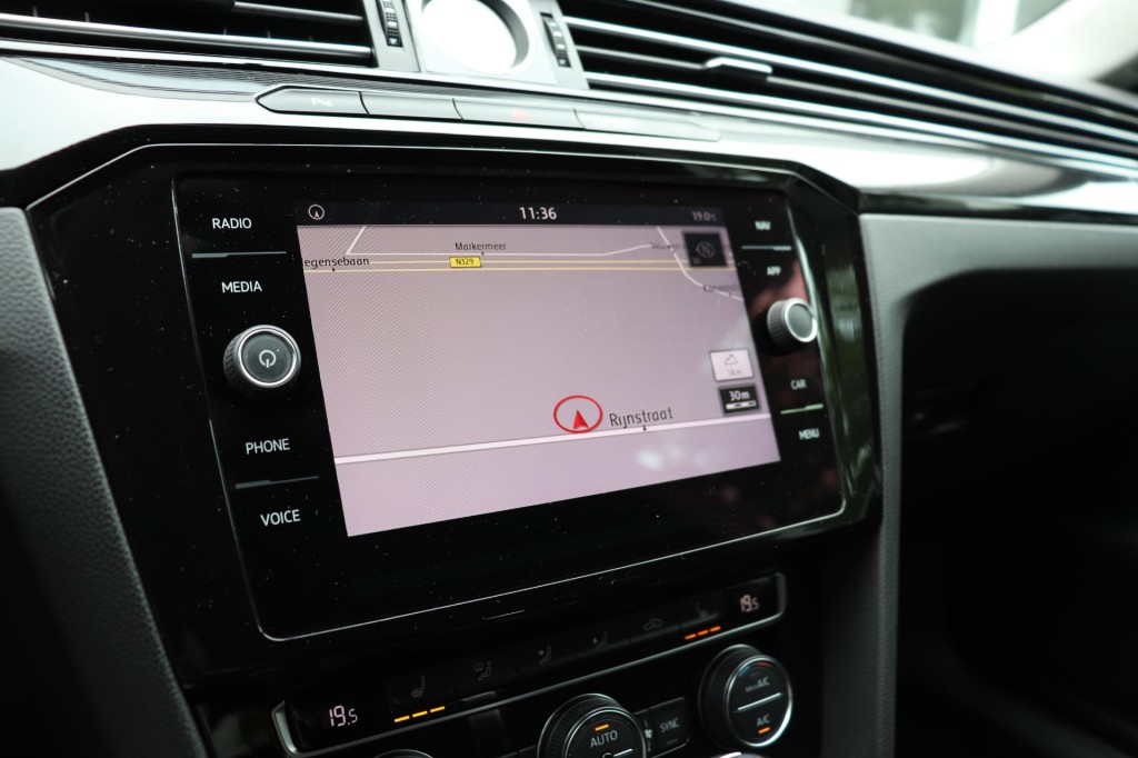VOLKSWAGEN-ARTEON-2.0 TDI 150PK DSG AUT ELEGANCE/A.CarPlay/Massage/18