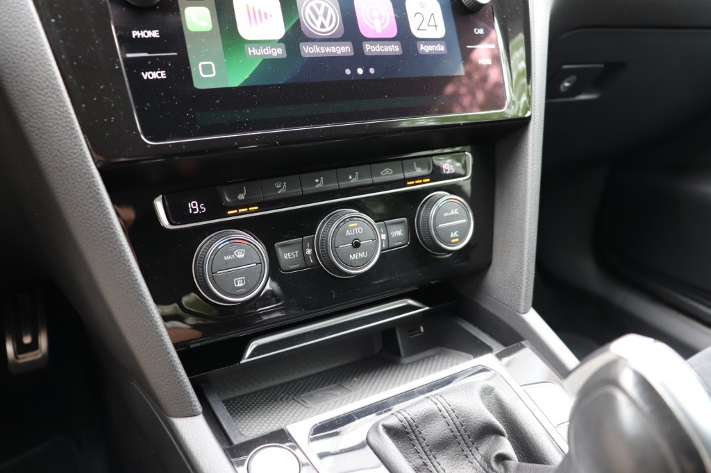 VOLKSWAGEN-ARTEON-2.0 TDI 150PK DSG AUT ELEGANCE/A.CarPlay/Massage/18