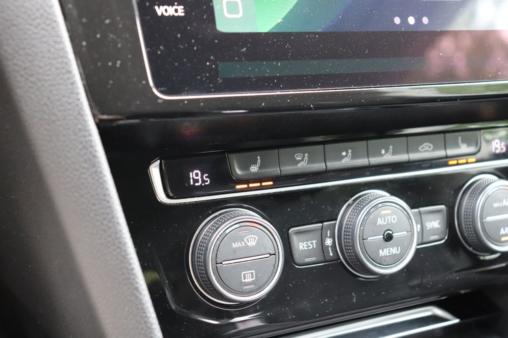 VOLKSWAGEN-ARTEON-2.0 TDI 150PK DSG AUT ELEGANCE/A.CarPlay/Massage/18