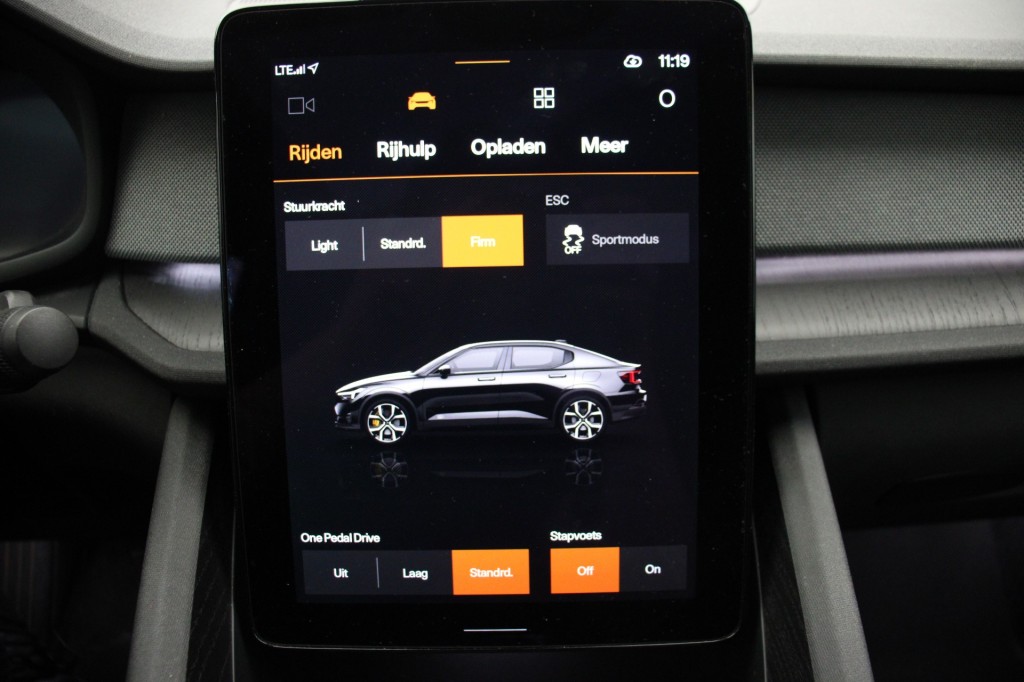 POLESTAR-2-Long Range Dual Motor Launch Edition 78kWh - Panorama