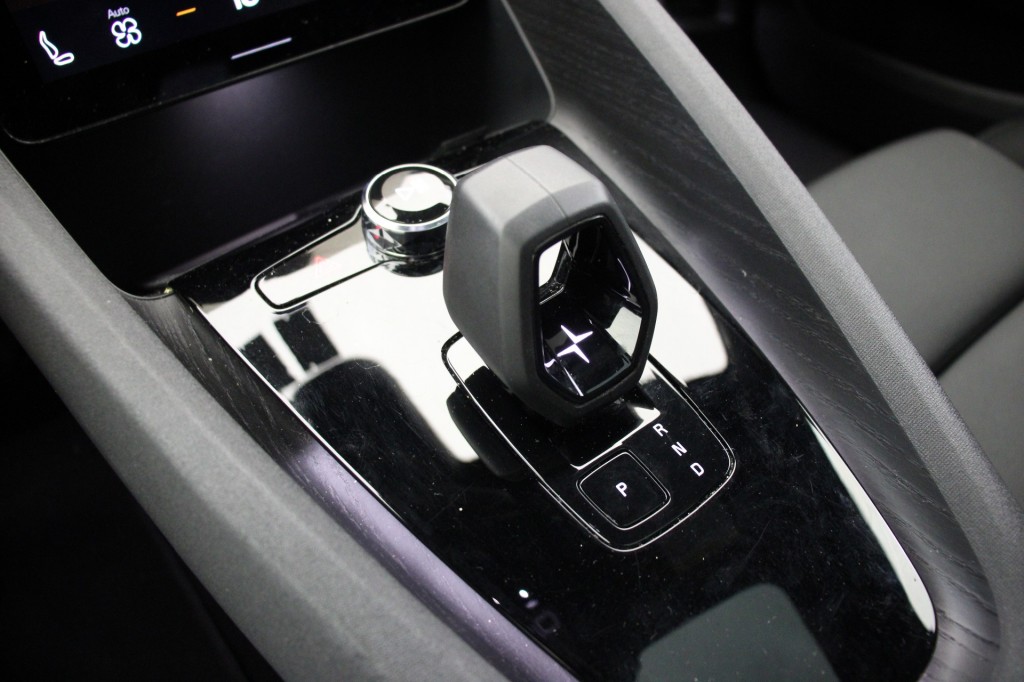 POLESTAR-2-Long Range Dual Motor Launch Edition 78kWh - Panorama