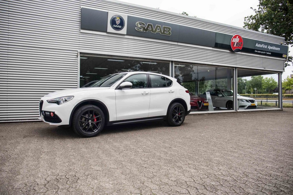 ALFA ROMEO-STELVIO-2.0 Turbo Super Q4 4 nieuwe banden