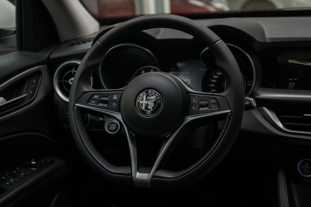 ALFA ROMEO-STELVIO-2.0 Turbo Super Q4 4 nieuwe banden