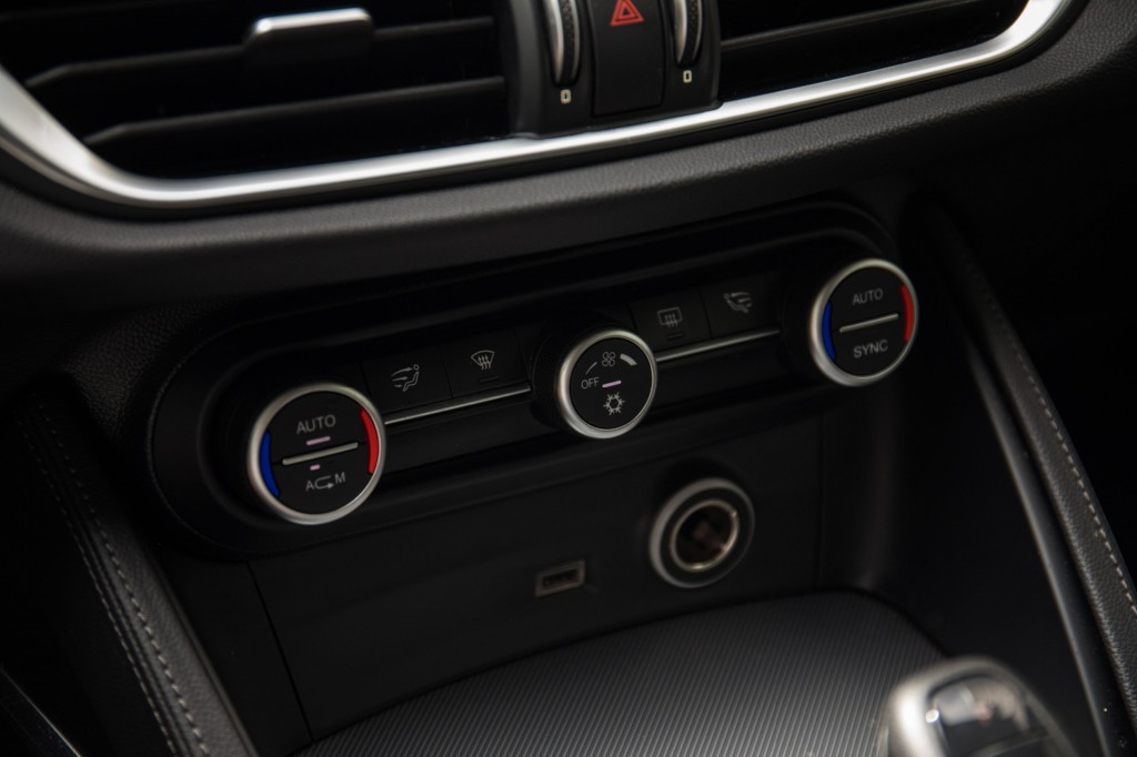 ALFA ROMEO-STELVIO-2.0 Turbo Super Q4 4 nieuwe banden
